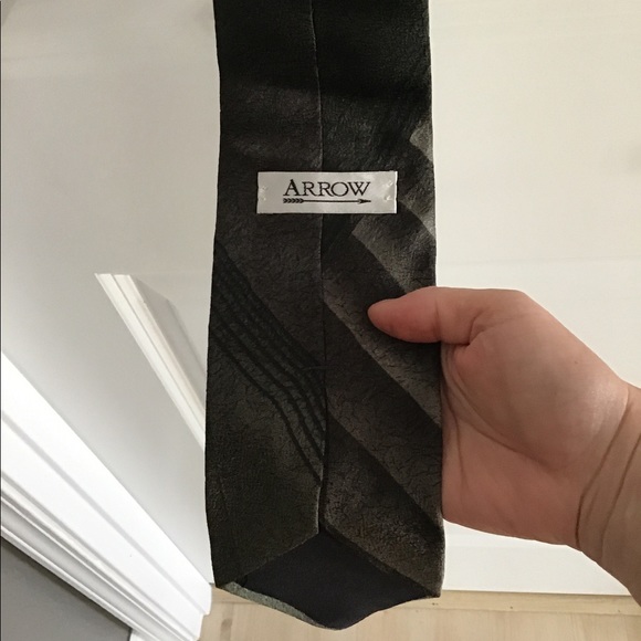 Arrow - Mens Necktie - 100% Imported Silk - Green - Picture 5 of 6